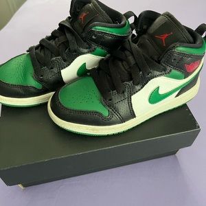 Kids 11C Green and black Jordan’s worn twice